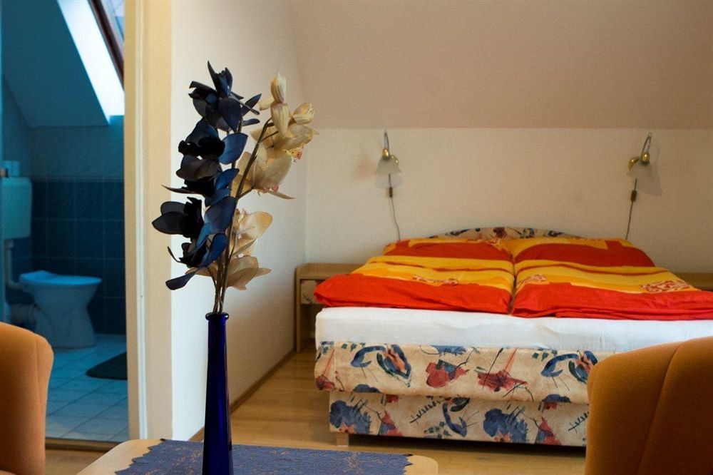 Flora Villa Heviz Luaran gambar