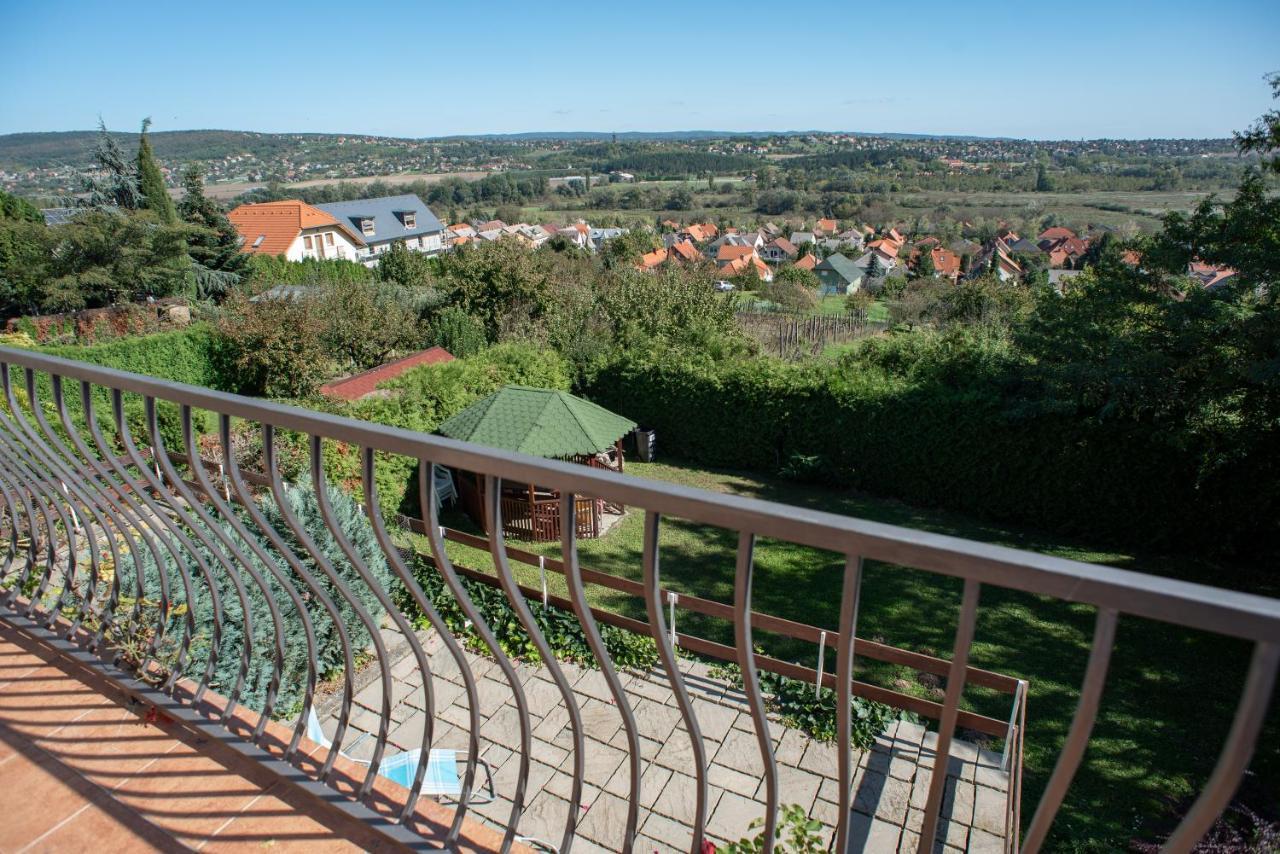 Flora Villa Heviz Luaran gambar
